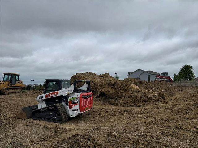 27610 E 128th Court, Lee's Summit, MO 64086