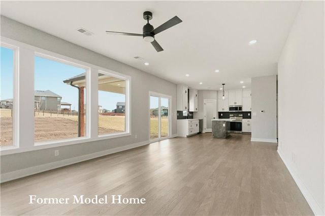 27610 E 128th Court, Lee's Summit, MO 64086