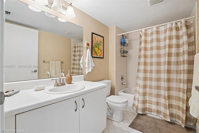 900 SW 142nd Avenue 301L, Pembroke Pines, FL 33027