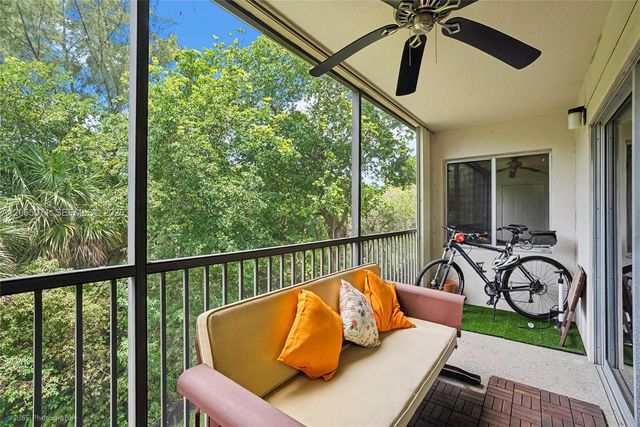 900 SW 142nd Avenue 301L, Pembroke Pines, FL 33027