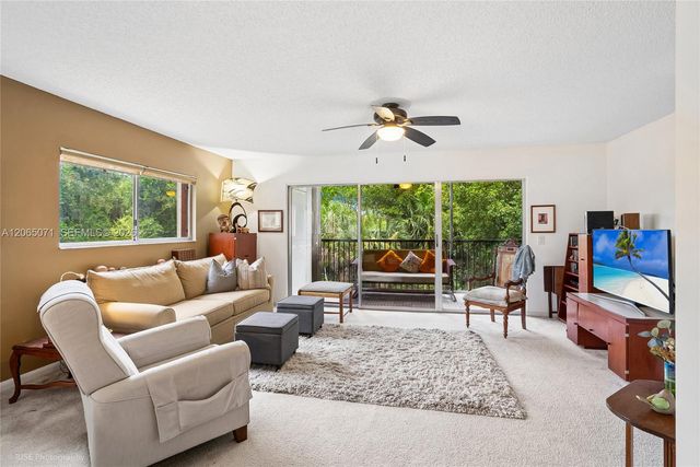 900 SW 142nd Avenue 301L, Pembroke Pines, FL 33027