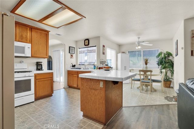 16991 Escala, Victorville, CA 92395