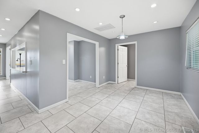 3263 W 72nd Street, Tulsa, OK 74132