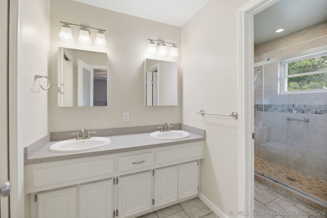 3263 W 72nd Street, Tulsa, OK 74132