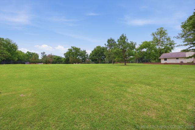 3263 W 72nd Street, Tulsa, OK 74132