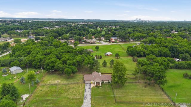 3263 W 72nd Street, Tulsa, OK 74132
