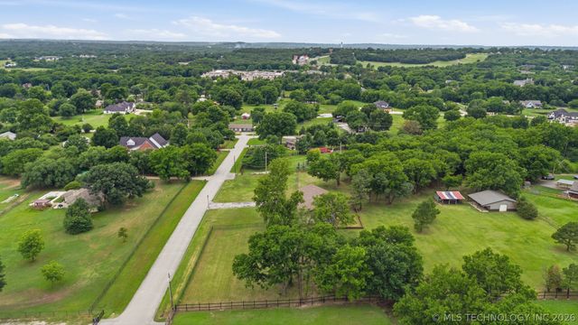 3263 W 72nd Street, Tulsa, OK 74132