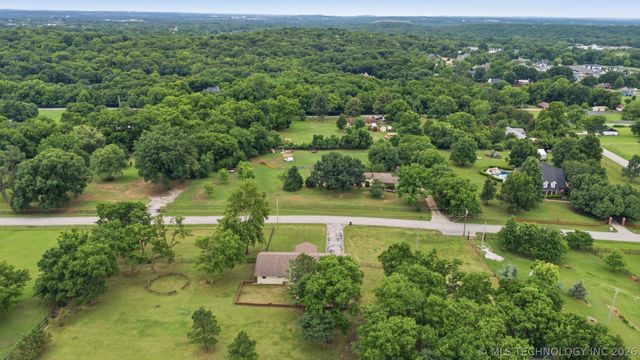 3263 W 72nd Street, Tulsa, OK 74132