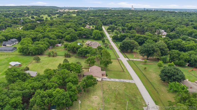 3263 W 72nd Street, Tulsa, OK 74132