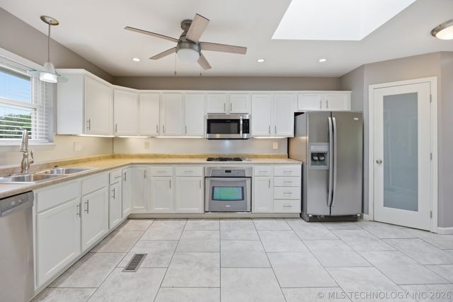 3263 W 72nd Street, Tulsa, OK 74132