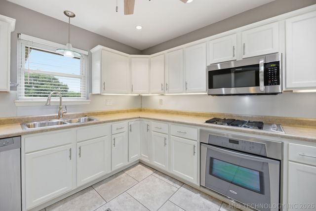 3263 W 72nd Street, Tulsa, OK 74132