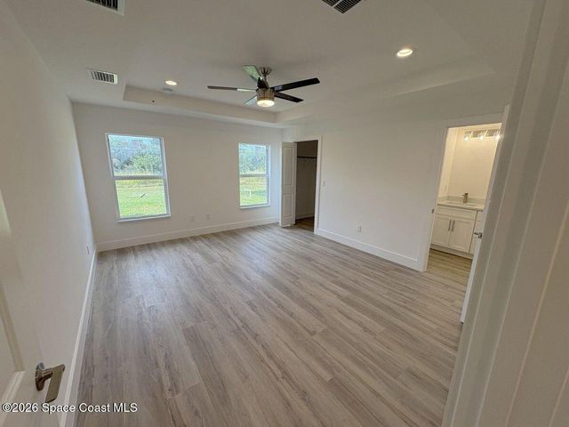 1782 Hallendale Avenue SW, Palm Bay, FL 32908