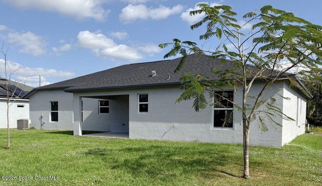 1782 Hallendale Avenue SW, Palm Bay, FL 32908