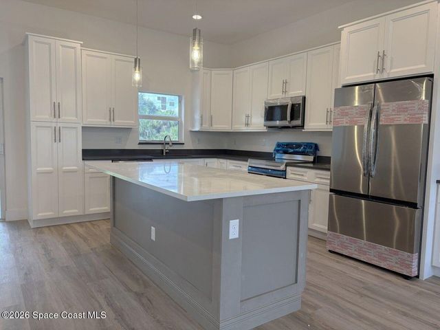 1782 Hallendale Avenue SW, Palm Bay, FL 32908