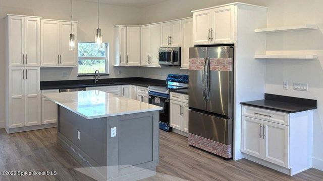 1782 Hallendale Avenue SW, Palm Bay, FL 32908