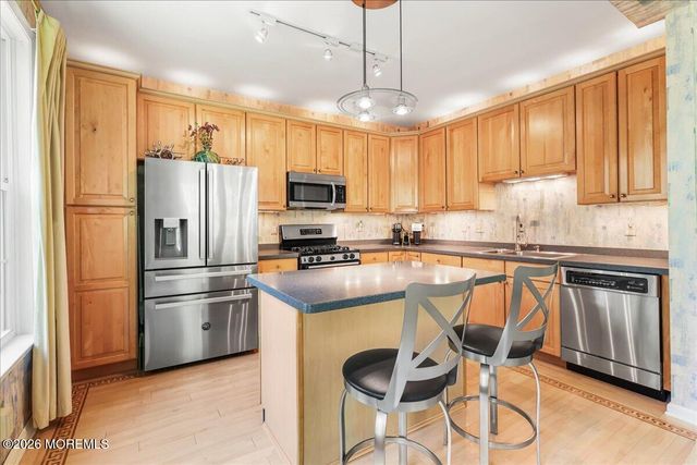 524 St Andrews Place, Manalapan, NJ 07726