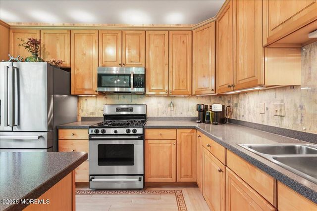 524 St Andrews Place, Manalapan, NJ 07726
