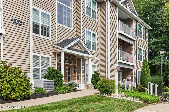 524 St Andrews Place, Manalapan, NJ 07726