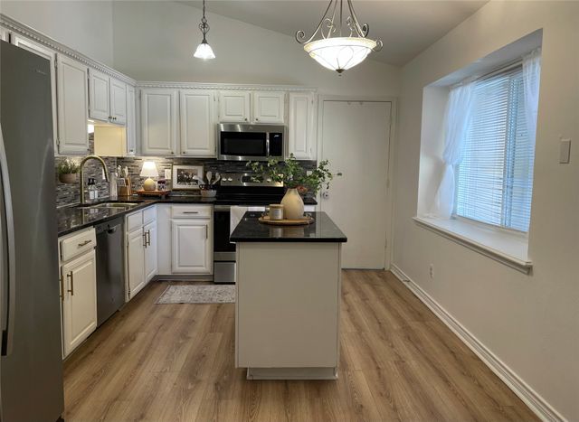 3801 Lofland Lane, Rowlett, TX 75088