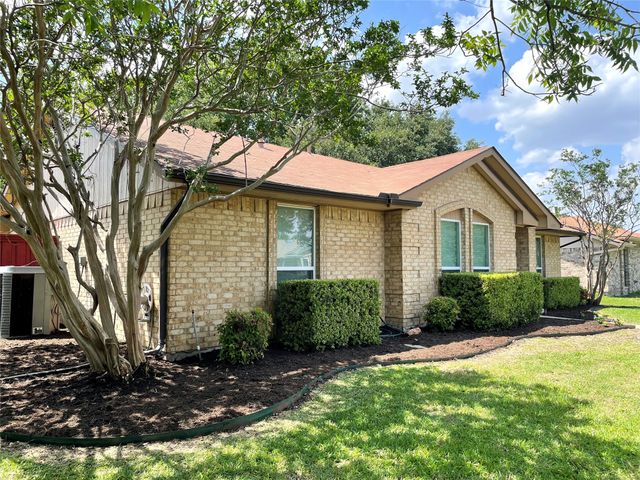 3801 Lofland Lane, Rowlett, TX 75088