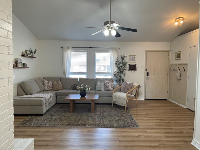 3801 Lofland Lane, Rowlett, TX 75088