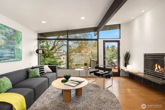 3055 44th Avenue W, Seattle, WA 98199