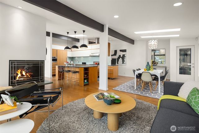 3055 44th Avenue W, Seattle, WA 98199