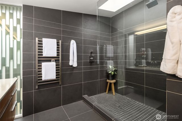 3055 44th Avenue W, Seattle, WA 98199