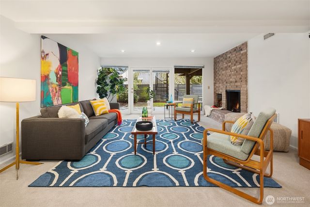 3055 44th Avenue W, Seattle, WA 98199