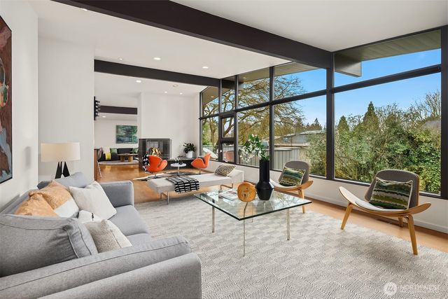 3055 44th Avenue W, Seattle, WA 98199