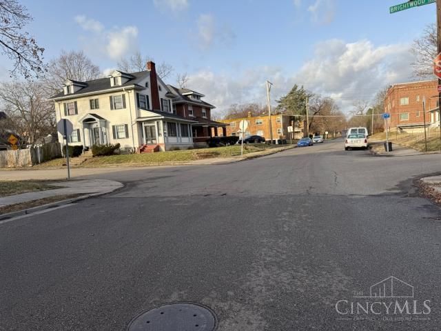 104 Five Oaks Avenue, Dayton, OH 45405