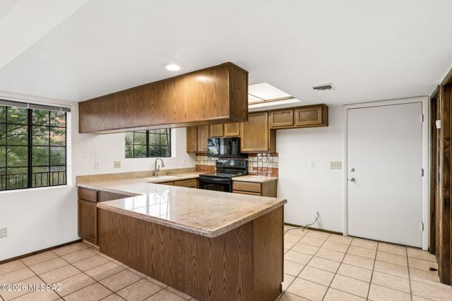 5060 N Calle Bosque, Tucson, AZ 85718