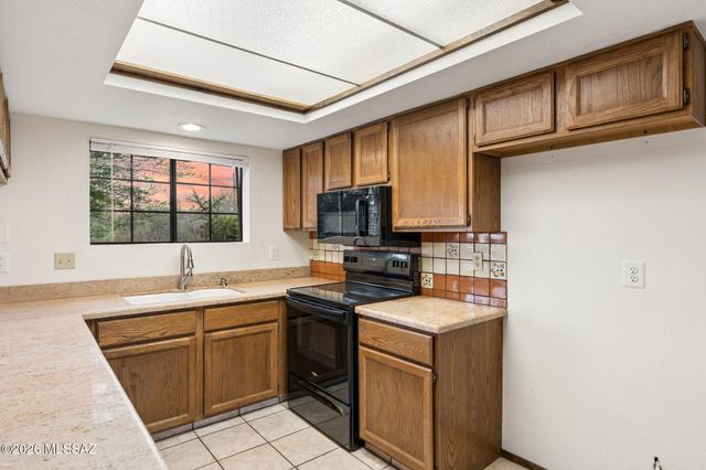 5060 N Calle Bosque, Tucson, AZ 85718