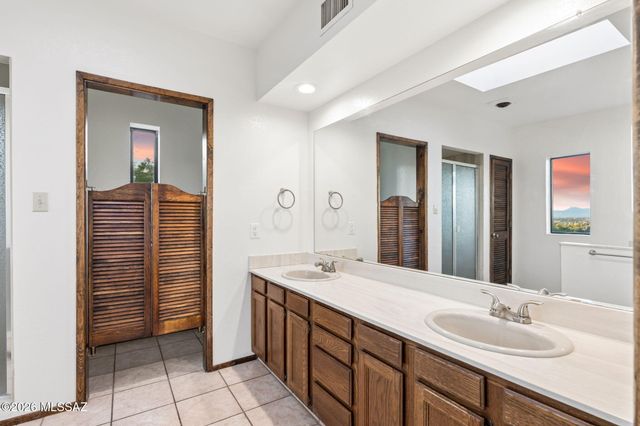 5060 N Calle Bosque, Tucson, AZ 85718