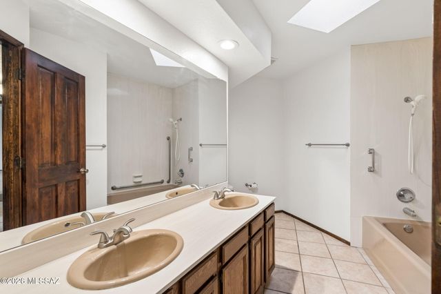 5060 N Calle Bosque, Tucson, AZ 85718
