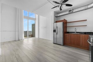 690 SW 1 CT PHII 19, Miami, FL 33130