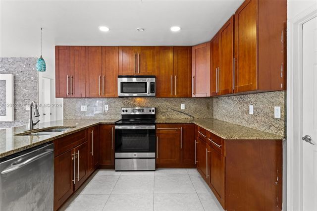 2729 Harding St, Hollywood, FL 33020