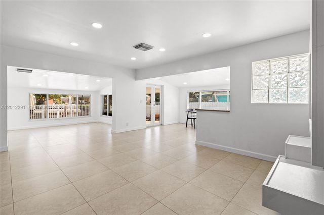 2729 Harding St, Hollywood, FL 33020