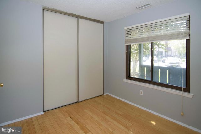 4906-A DUNBARTON RD, Mount Laurel, NJ 08054