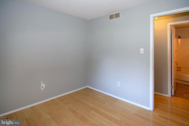 4906-A DUNBARTON RD, Mount Laurel, NJ 08054