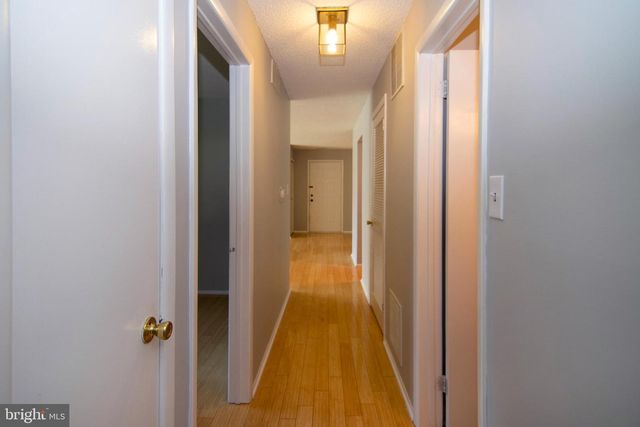 4906-A DUNBARTON RD, Mount Laurel, NJ 08054