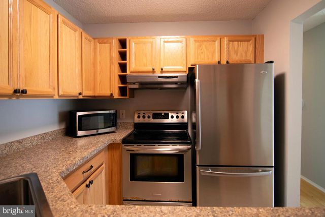 4906-A DUNBARTON RD, Mount Laurel, NJ 08054