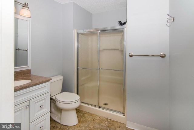4906-A DUNBARTON RD, Mount Laurel, NJ 08054