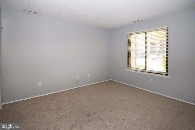 4906-A DUNBARTON RD, Mount Laurel, NJ 08054