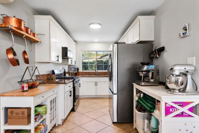 1711 Glenpark Street, Pomona, CA 91768