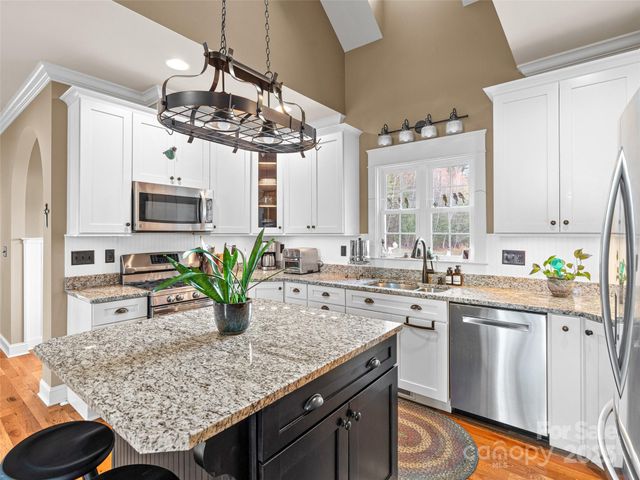 107 Spring Heights Court, Hendersonville, NC 28791