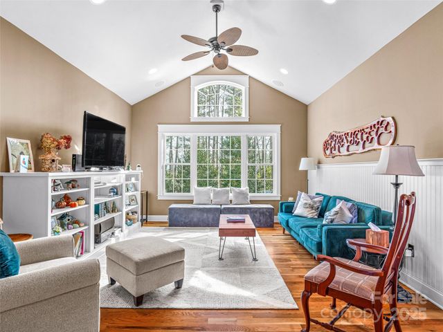 107 Spring Heights Court, Hendersonville, NC 28791