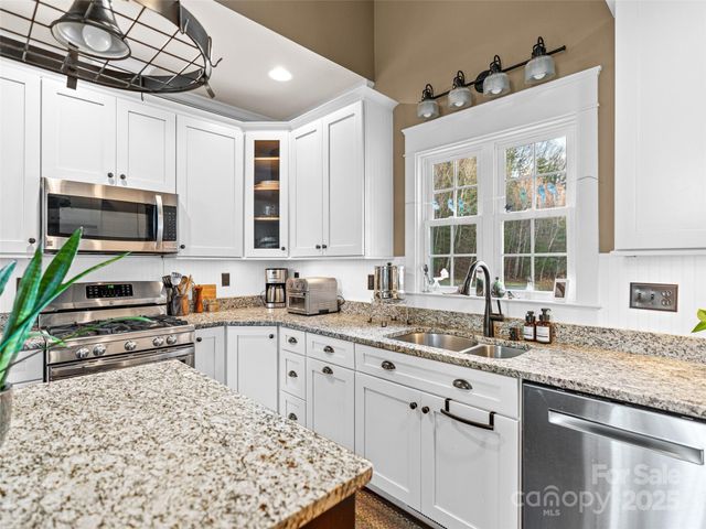 107 Spring Heights Court, Hendersonville, NC 28791