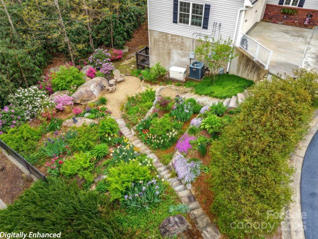 107 Spring Heights Court, Hendersonville, NC 28791