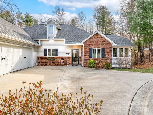 107 Spring Heights Court, Hendersonville, NC 28791